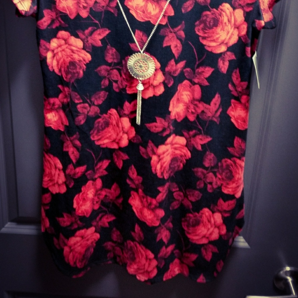 Rose Top 🌹 - Picture 2 of 2